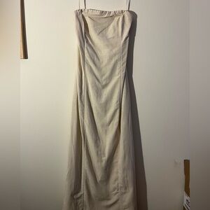 Elegant Cream Strapless Dress with Pockets!